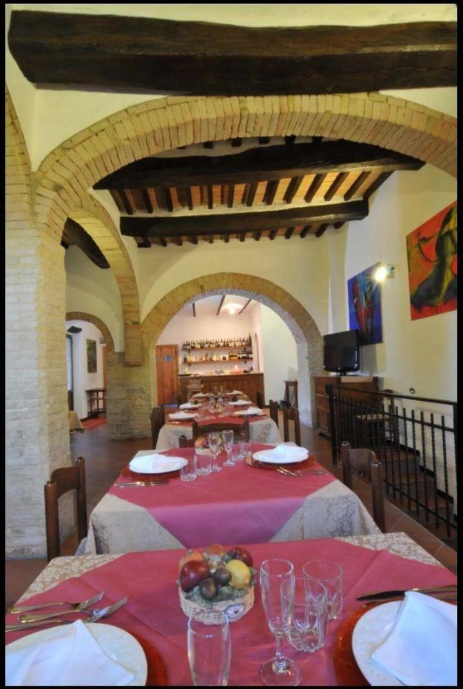 Agriturismo La Ginestrella Civitella D'Arna Ngoại thất bức ảnh