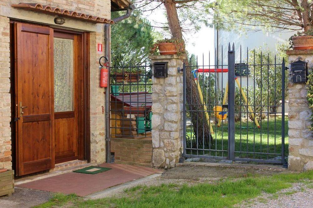 Agriturismo La Ginestrella Civitella D'Arna Ngoại thất bức ảnh
