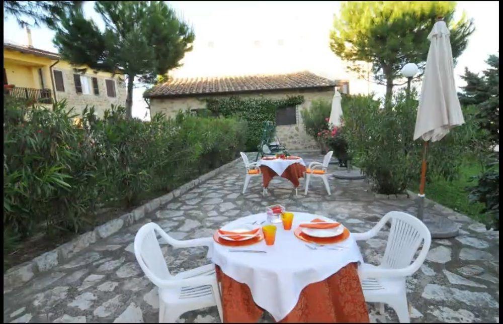 Agriturismo La Ginestrella Civitella D'Arna Ngoại thất bức ảnh