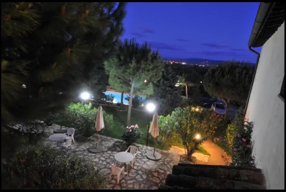 Agriturismo La Ginestrella Civitella D'Arna Ngoại thất bức ảnh