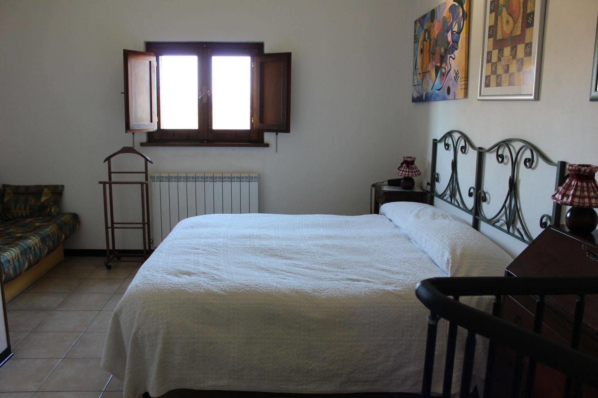 Agriturismo La Ginestrella Civitella D'Arna Ngoại thất bức ảnh